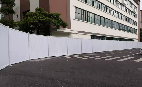 旭東施工圍擋廠家-PVC圍擋在安過程中有哪些特點？