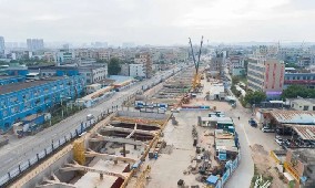 東部快線地鐵14號線明年通車，旭東圍擋廠家為城市安全建設(shè)美麗屏障！