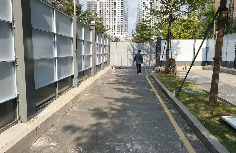 舊改項(xiàng)目圍擋 + 大門(mén)完美落地